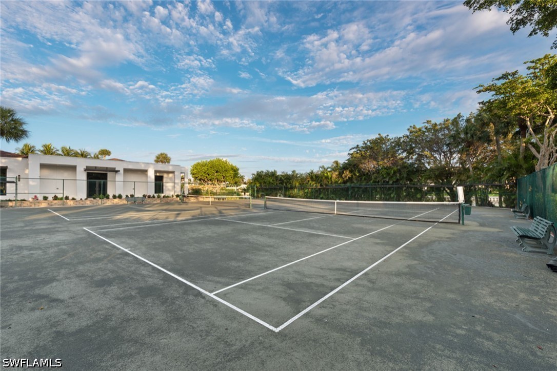 2310 Gulf Shore Unit 112, Naples, FL 34103