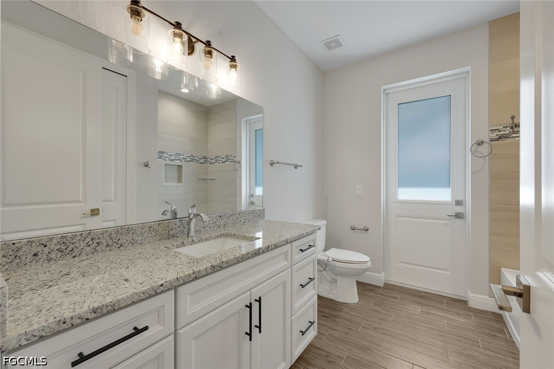 2126 2nd, Cape Coral, FL 33909