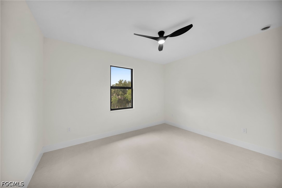 634 1st, Cape Coral, FL 33990