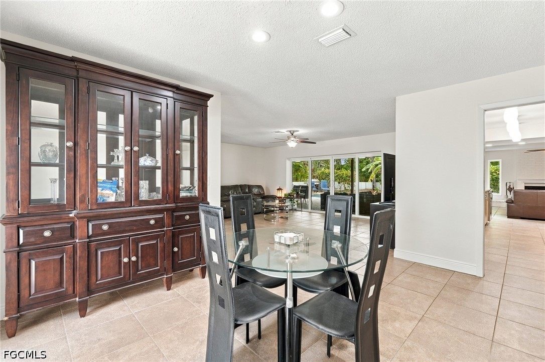 DiningArea