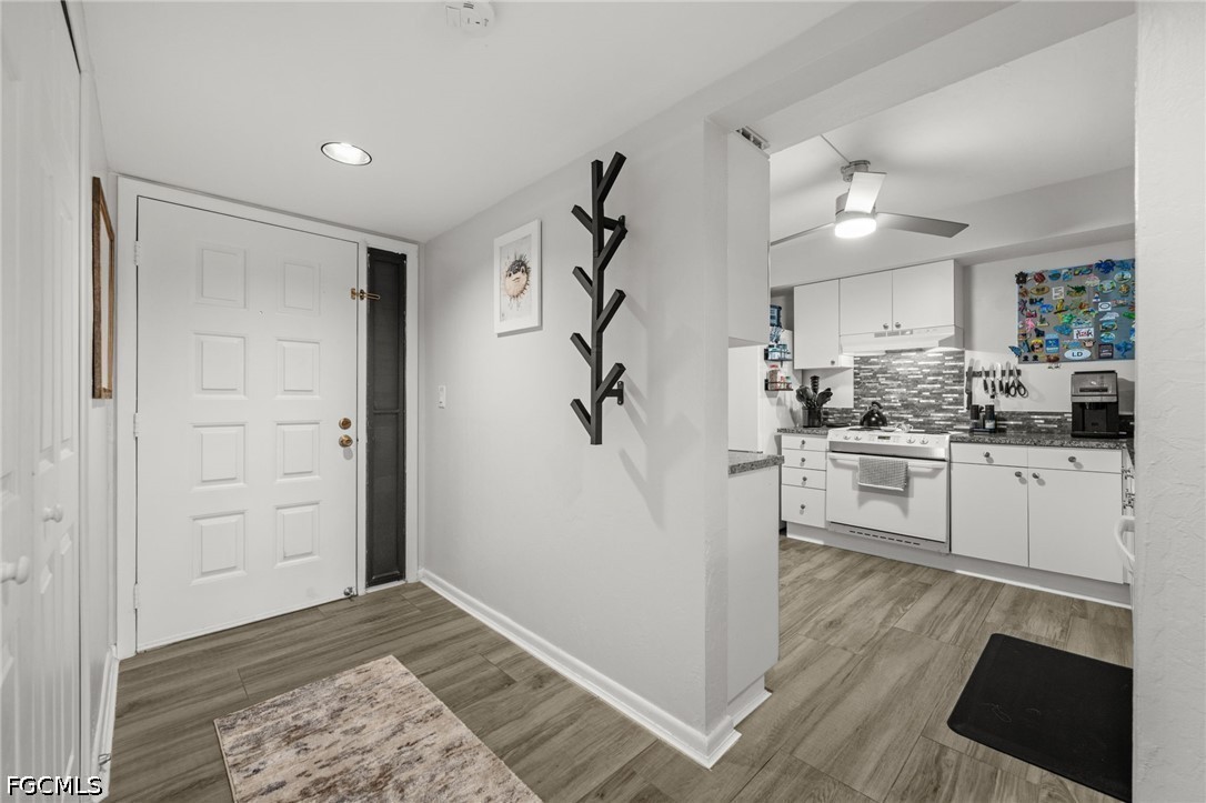 2069 Lakeview Unit 5, North Fort Myers, FL 33903