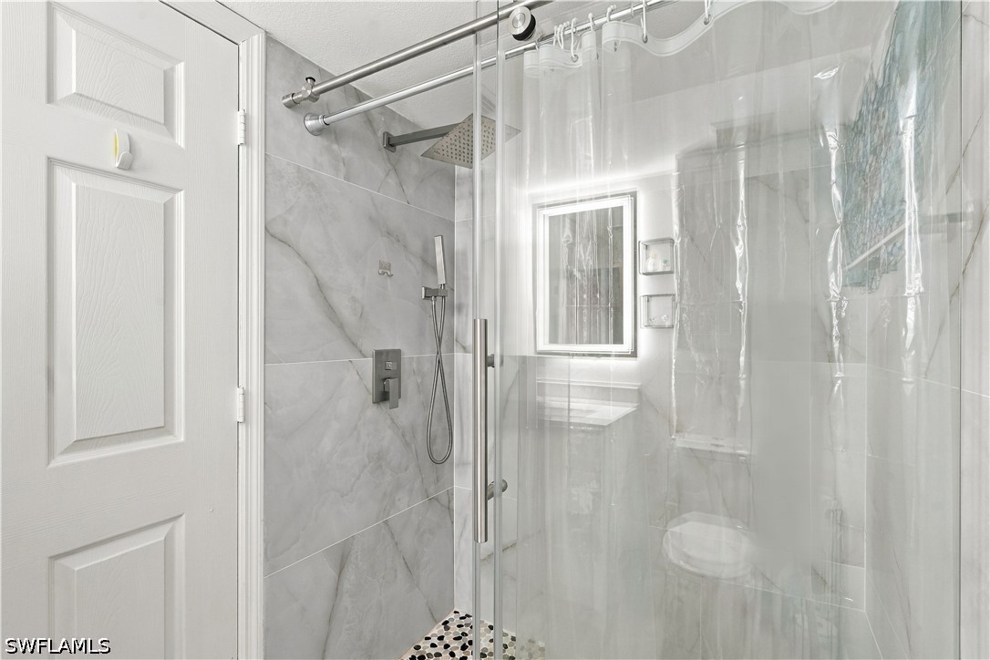 8960 Colonnades Unit 915, Bonita Springs, FL 34135