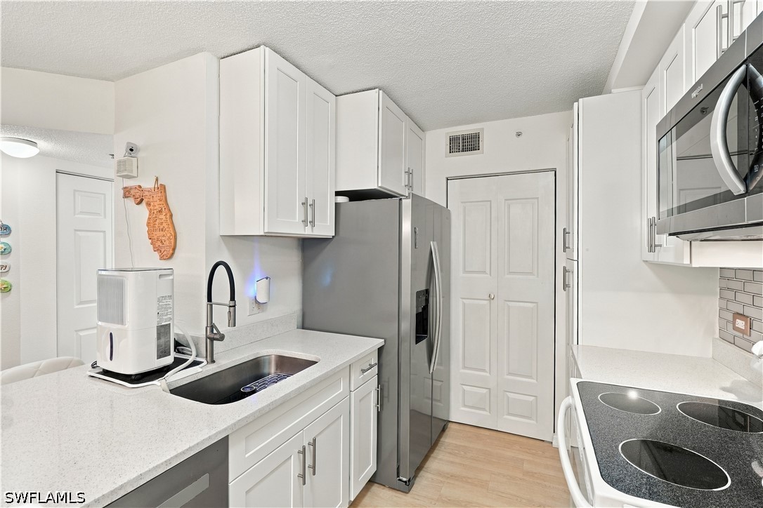 8960 Colonnades Unit 915, Bonita Springs, FL 34135