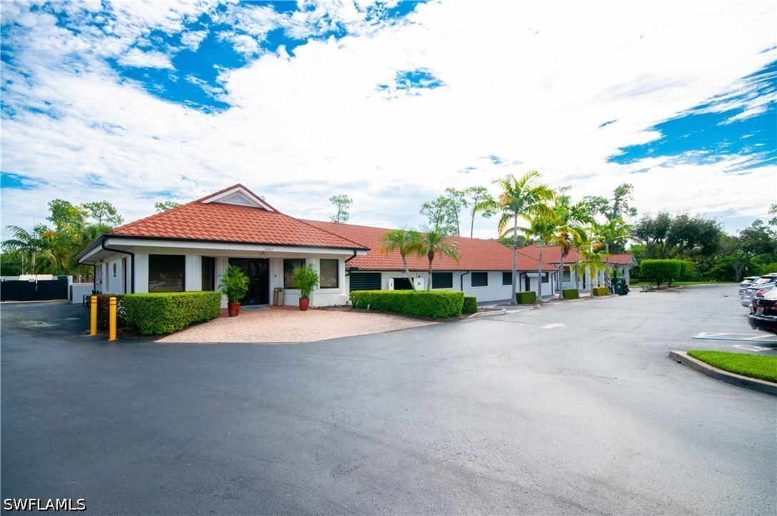 6041 Westbourgh, Naples, FL 34112