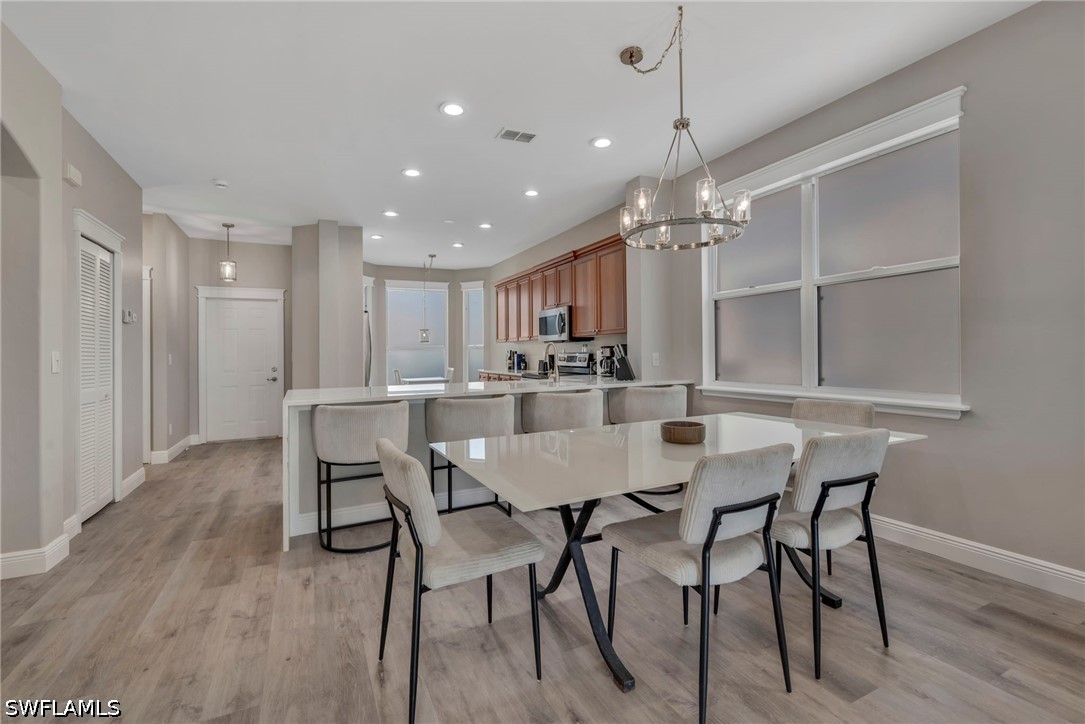 DiningArea