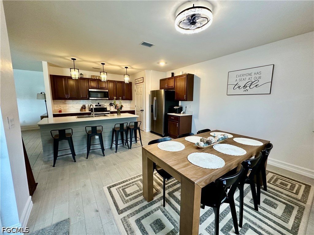 DiningArea