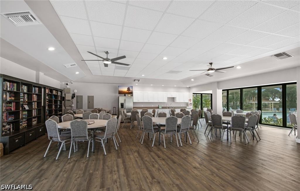 DiningArea
