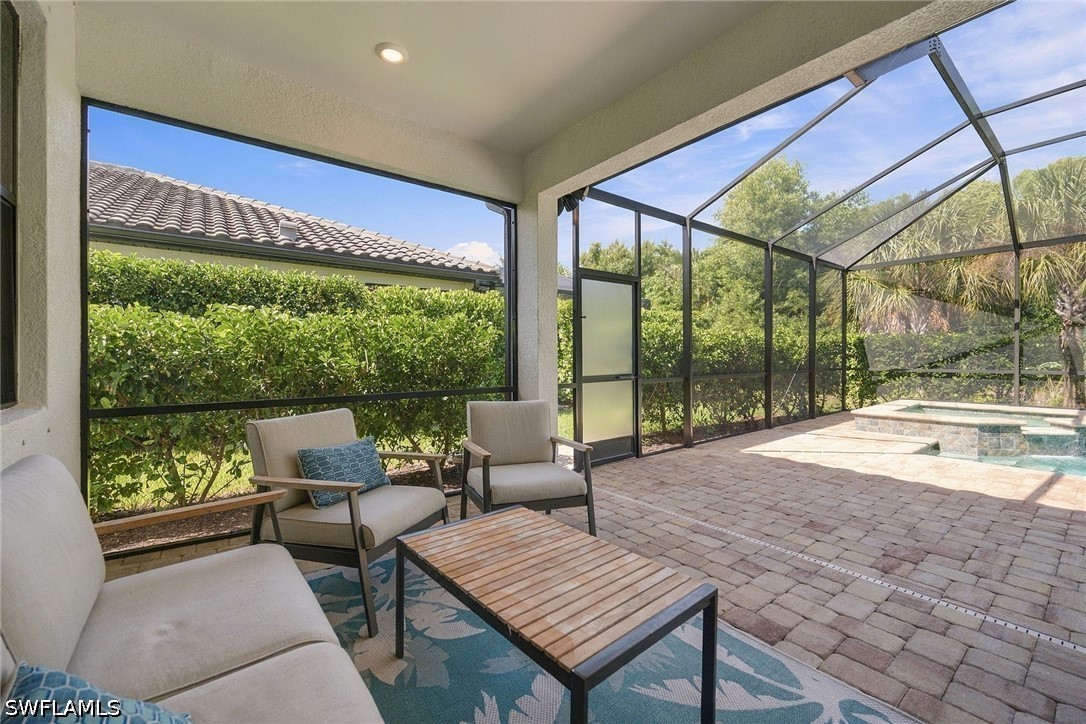 6825 Greenbriar, Naples, FL 34114