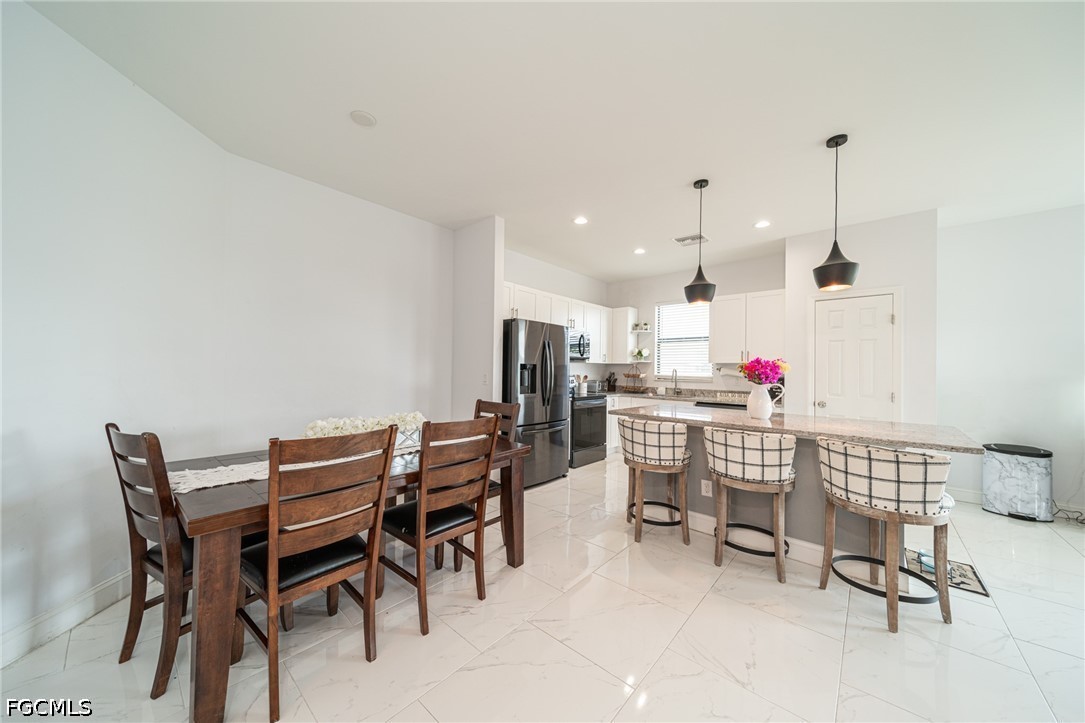 DiningArea