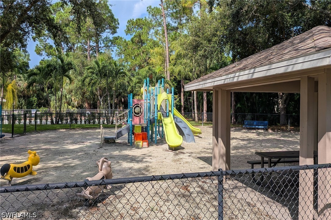 379 Dover Unit 6-603, Naples, FL 34104