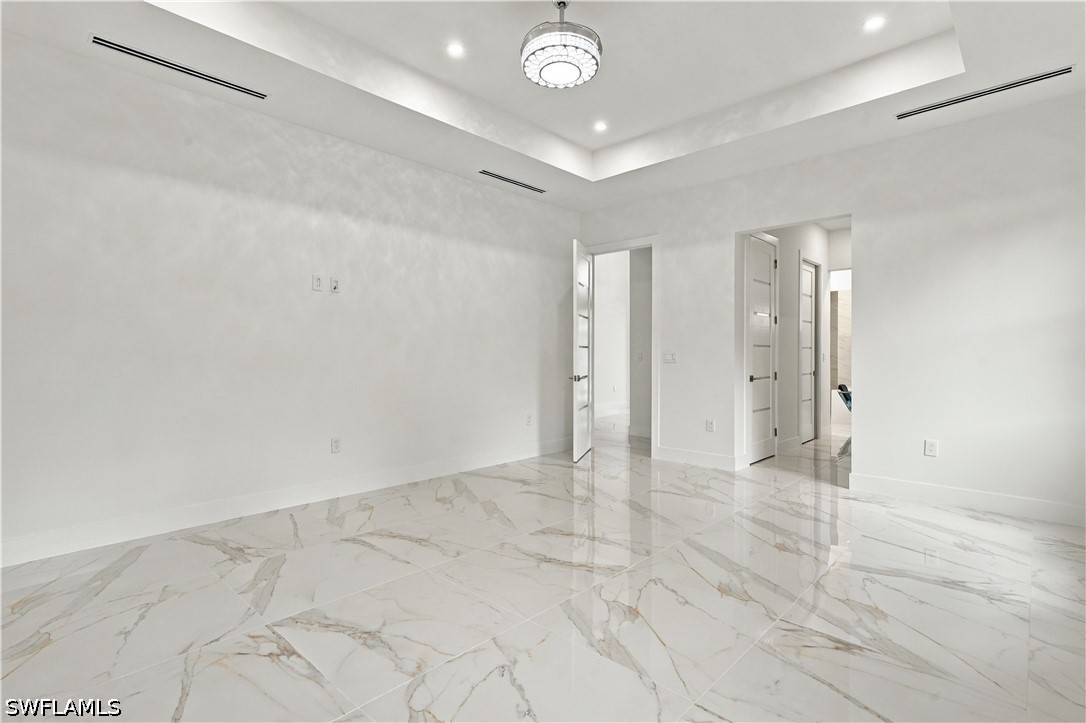 98 10th, Naples, FL 34120