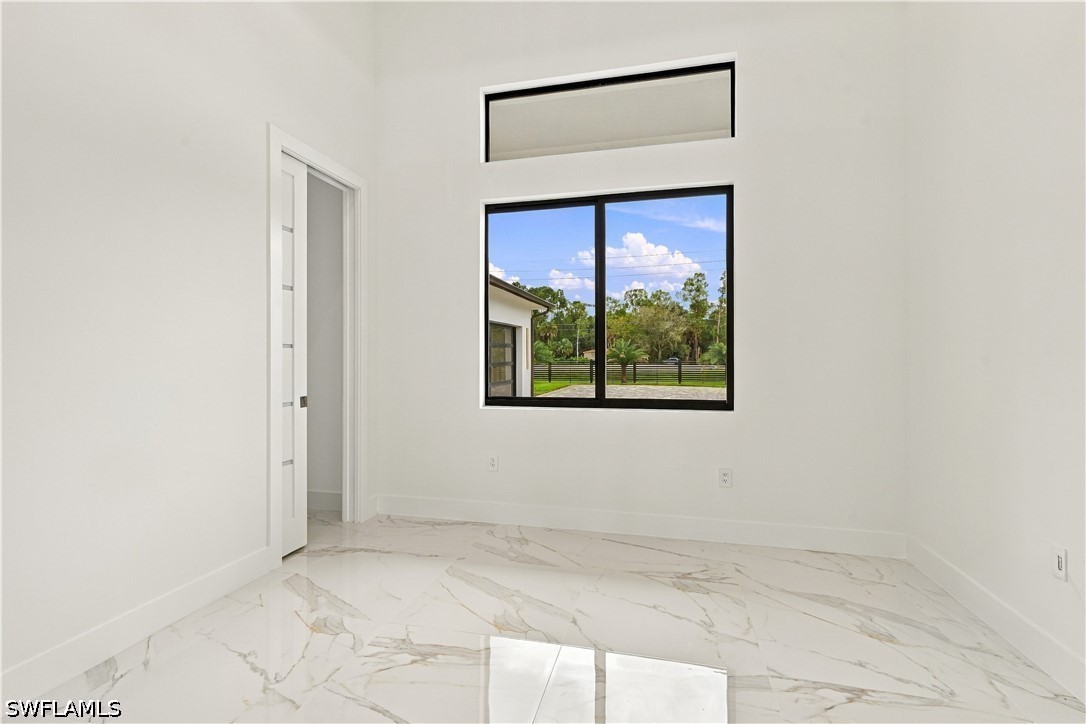 98 10th, Naples, FL 34120