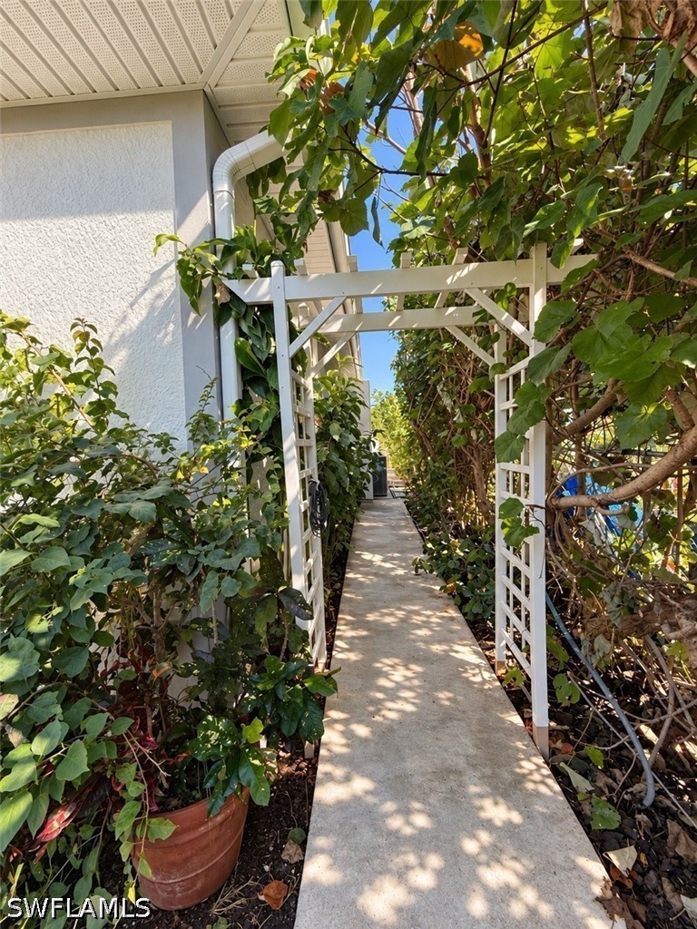 2469 29th, Naples, FL 34120