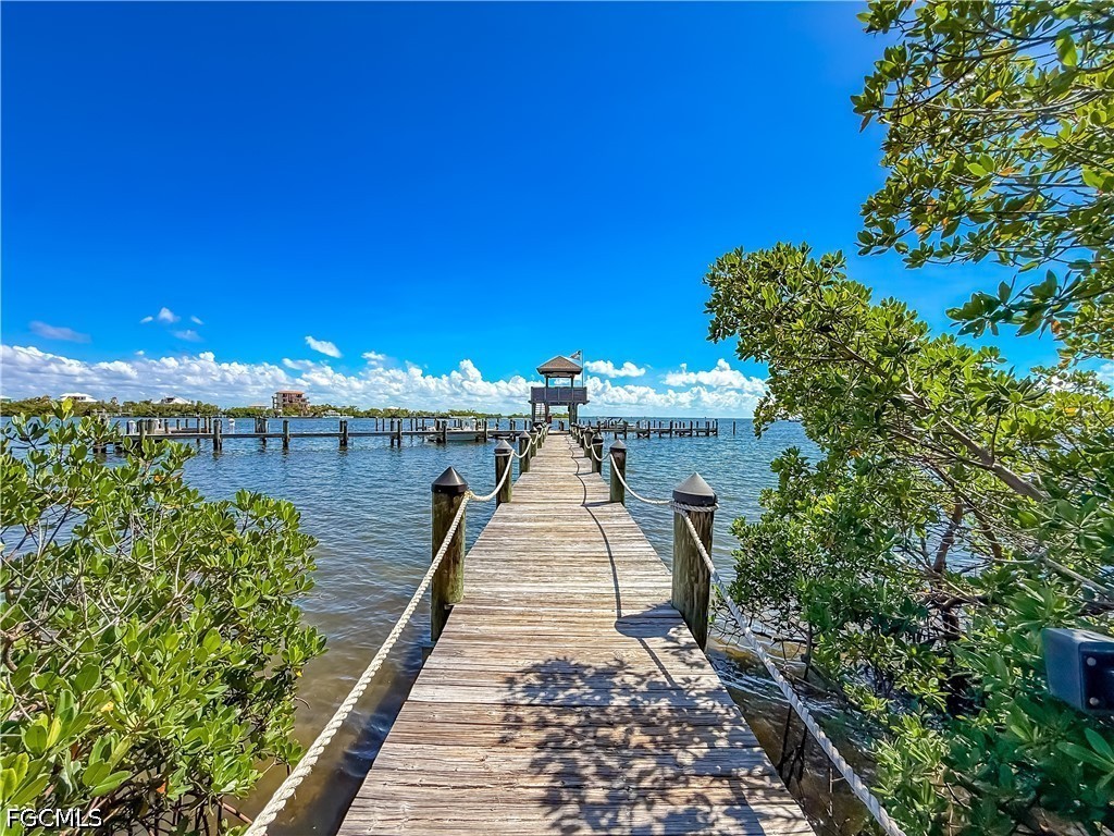 Dock