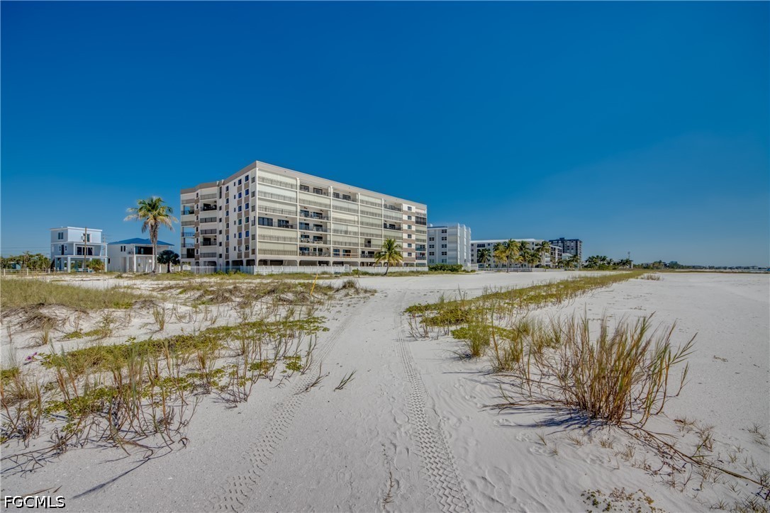 2532 Estero Unit 305, Fort Myers Beach, FL 33931