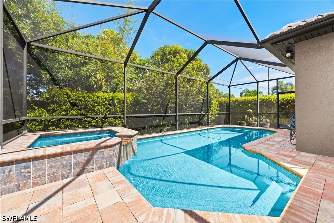 551 99th, Naples, FL 34108