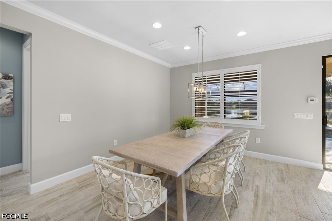 DiningArea