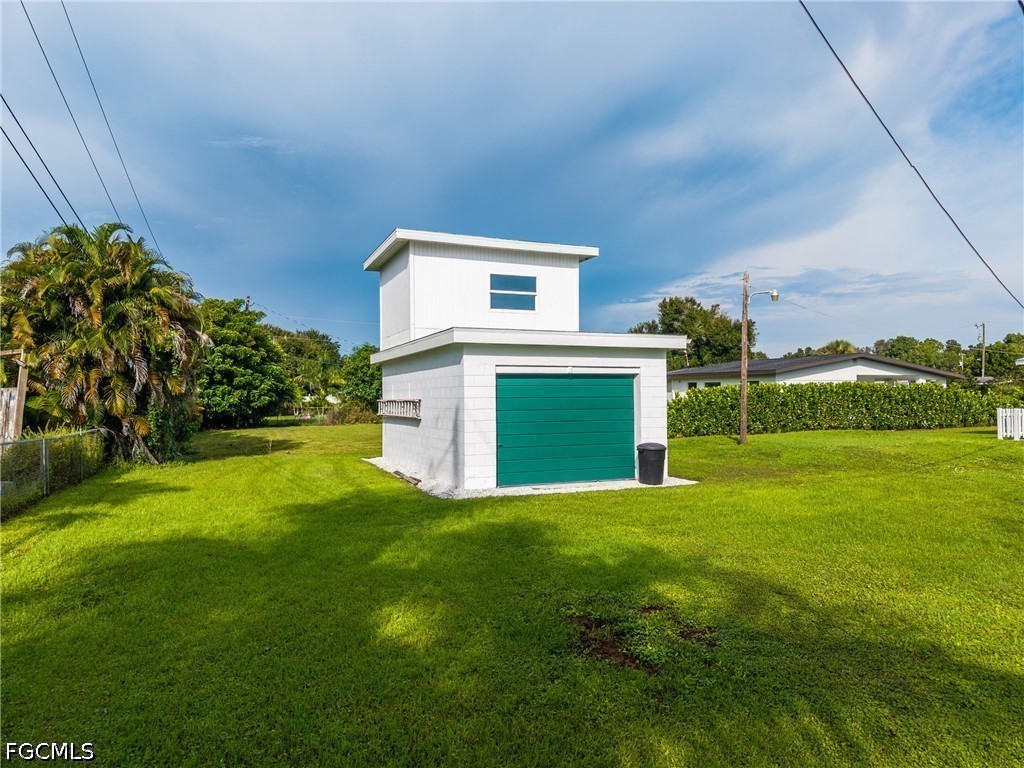 17 Victoria, North Fort Myers, FL 33917