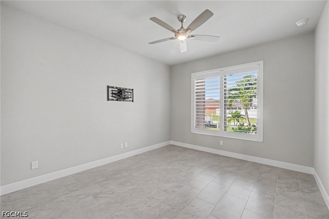 125 33rd, Cape Coral, FL 33993