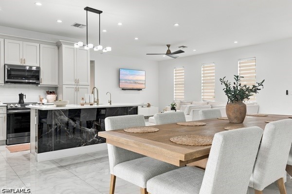 DiningArea