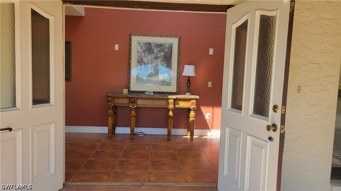 5259 Myrtle, Naples, FL 34113