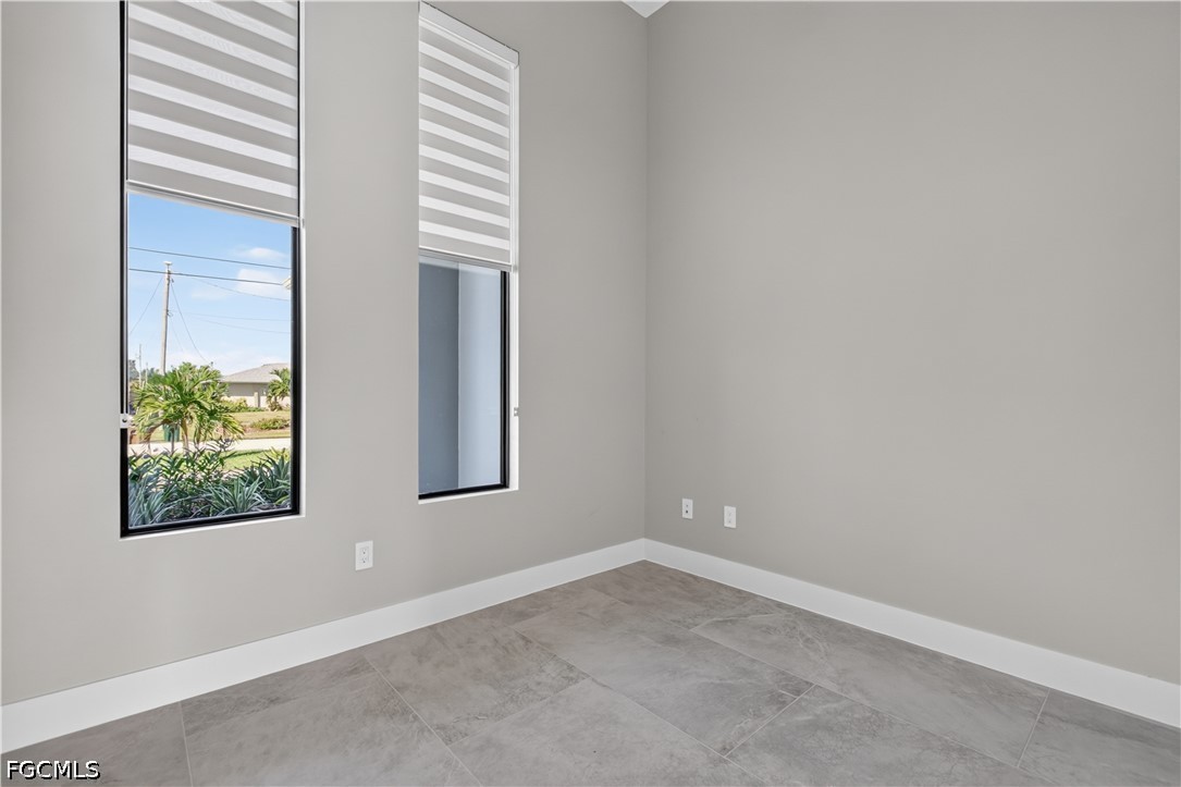 2531 15th, Cape Coral, FL 33914