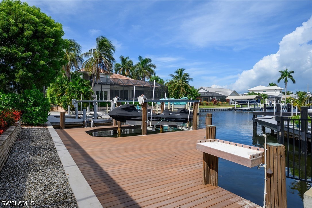 Dock