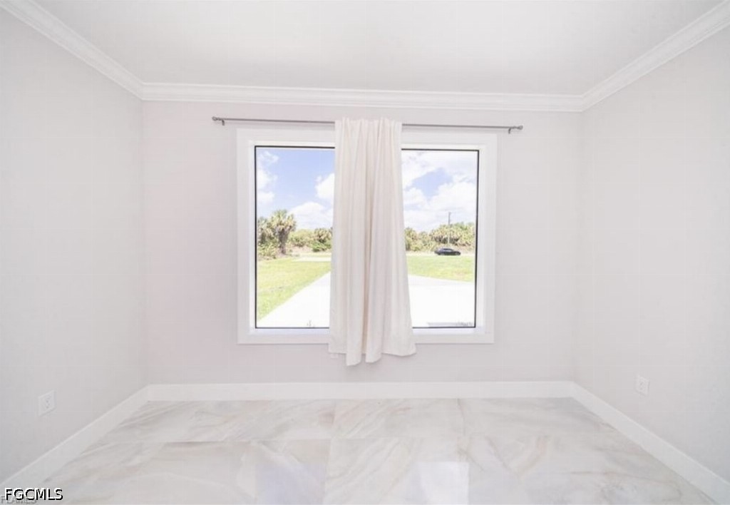 808 37th, Naples, FL 34120