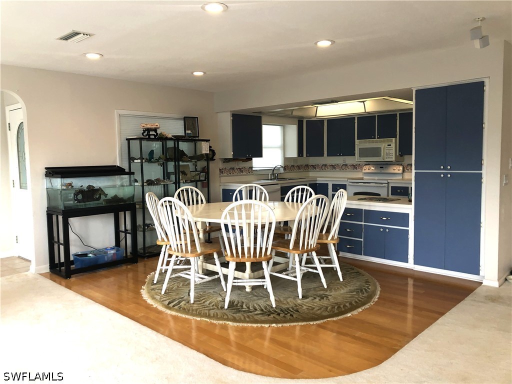 DiningArea