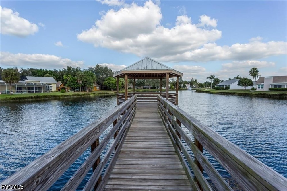 Dock