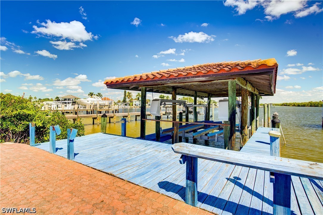 Dock