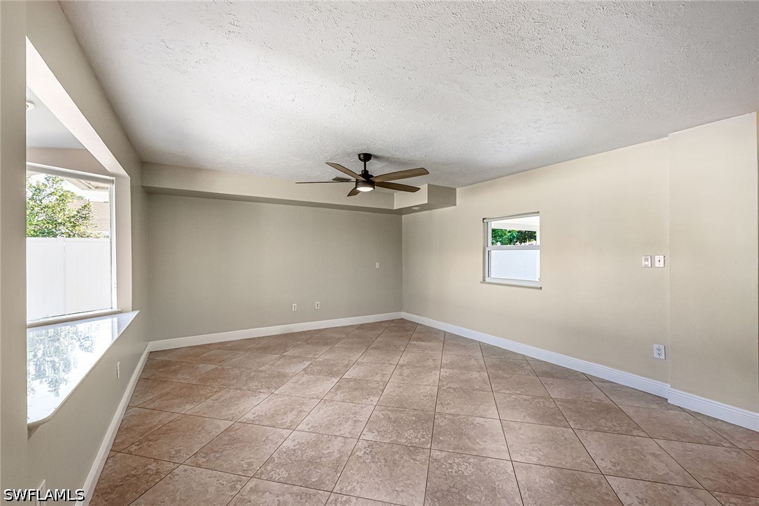 4690 Capri, Naples, FL 34103