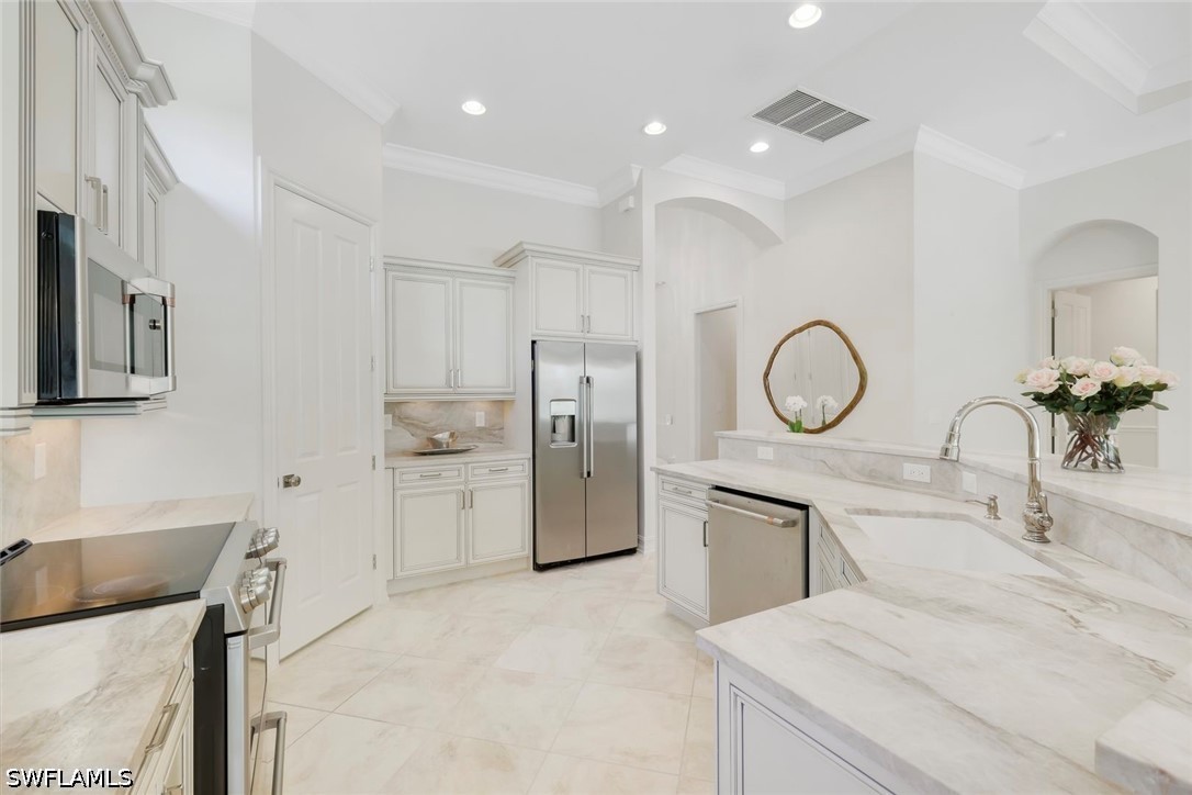7319 Lantana, Naples, FL 34119