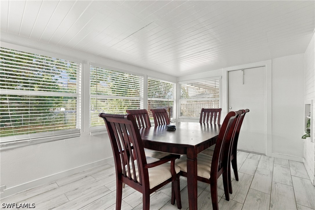 DiningArea