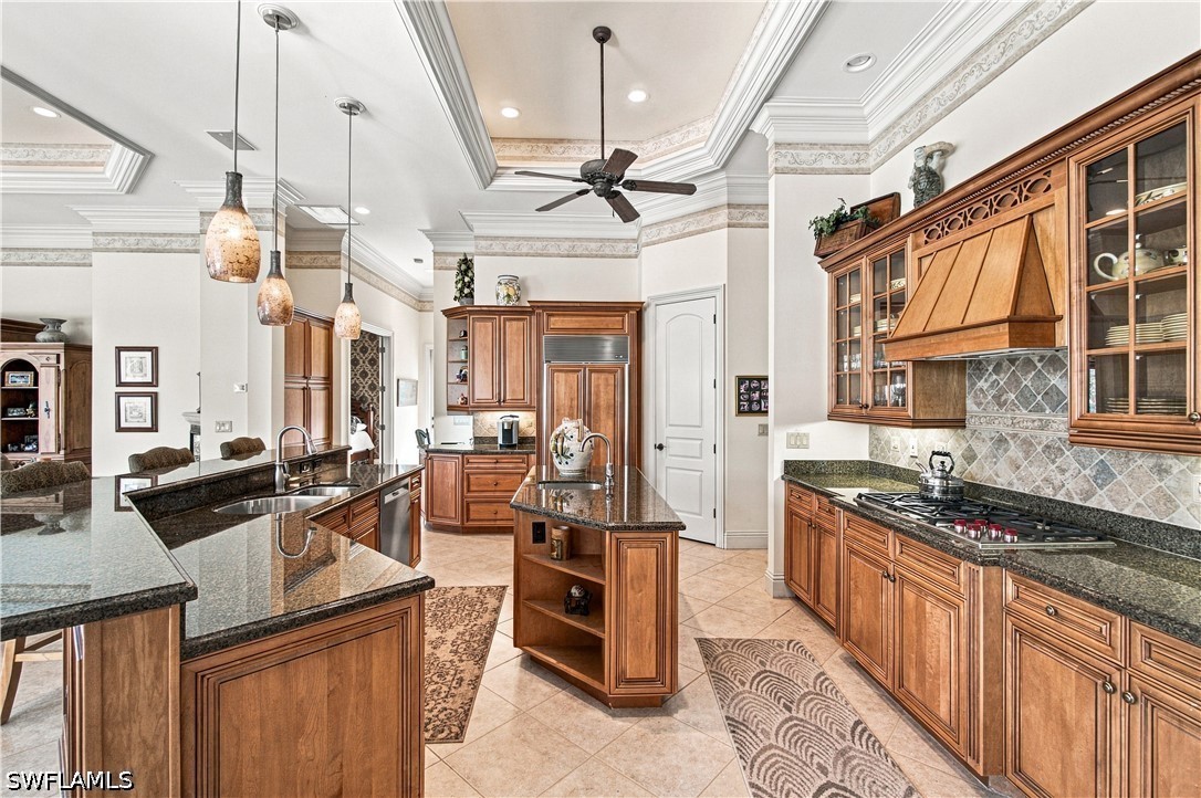 196 Cheshire, Naples, FL 34110
