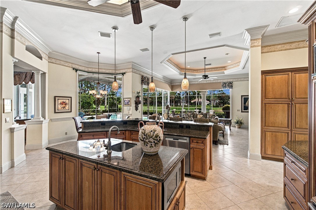 196 Cheshire, Naples, FL 34110