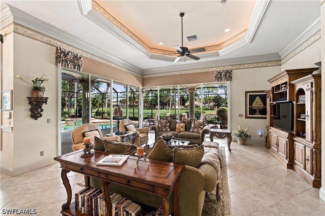 196 Cheshire, Naples, FL 34110