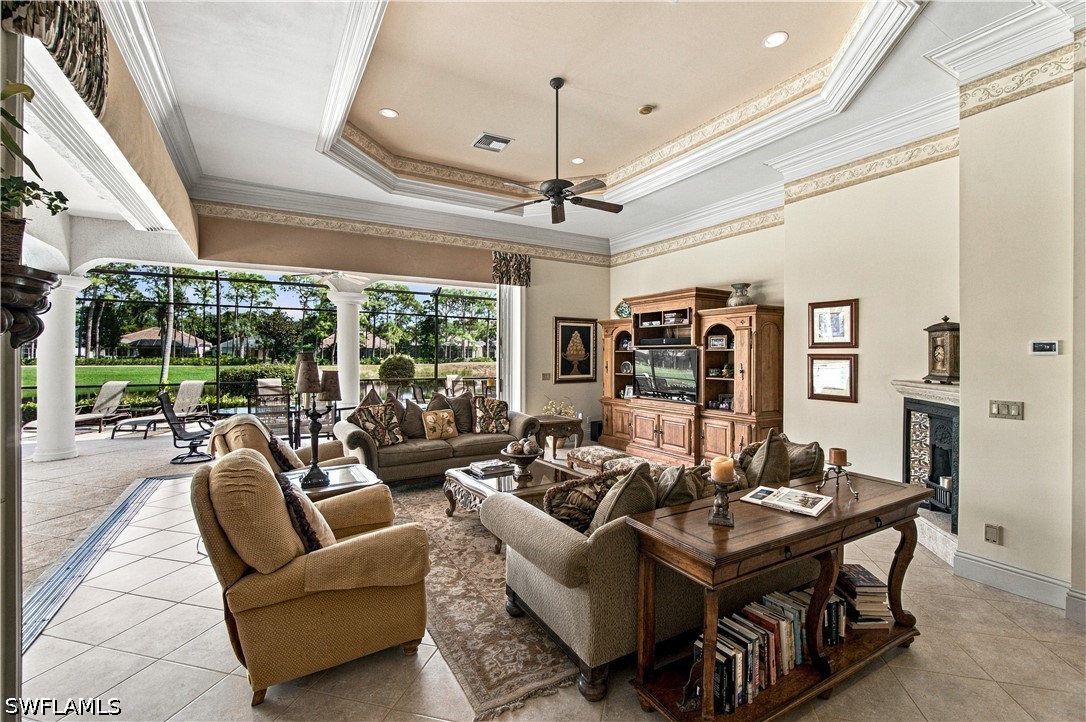 196 Cheshire, Naples, FL 34110