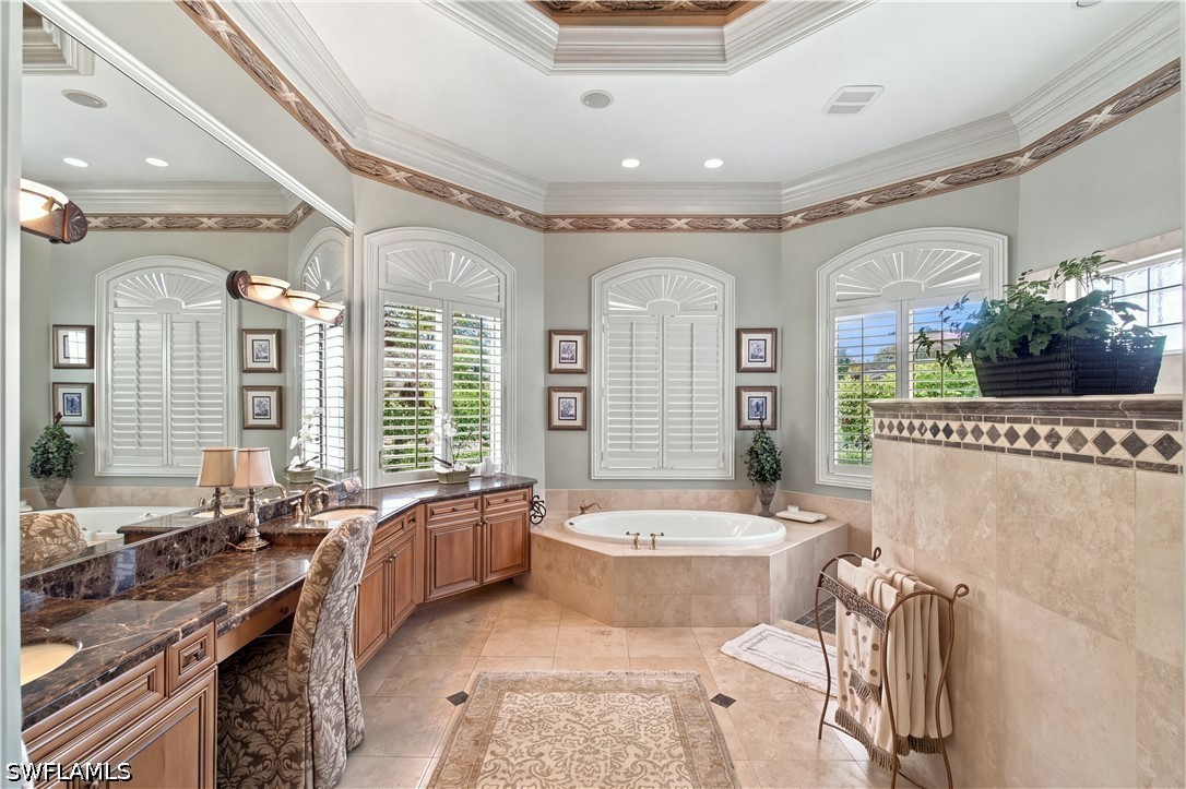 196 Cheshire, Naples, FL 34110
