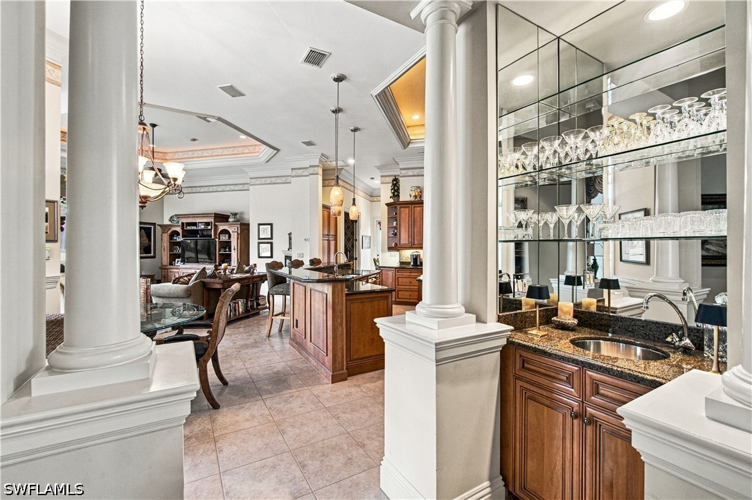 196 Cheshire, Naples, FL 34110