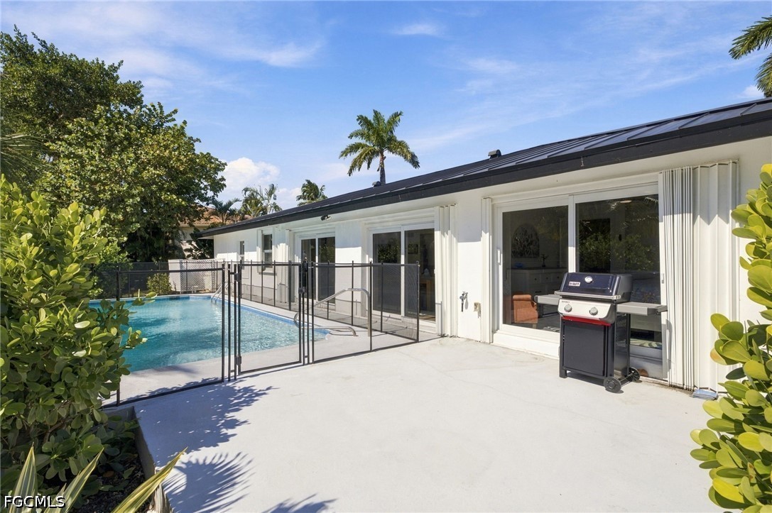 729 Sand Dollar, Sanibel, FL 33957