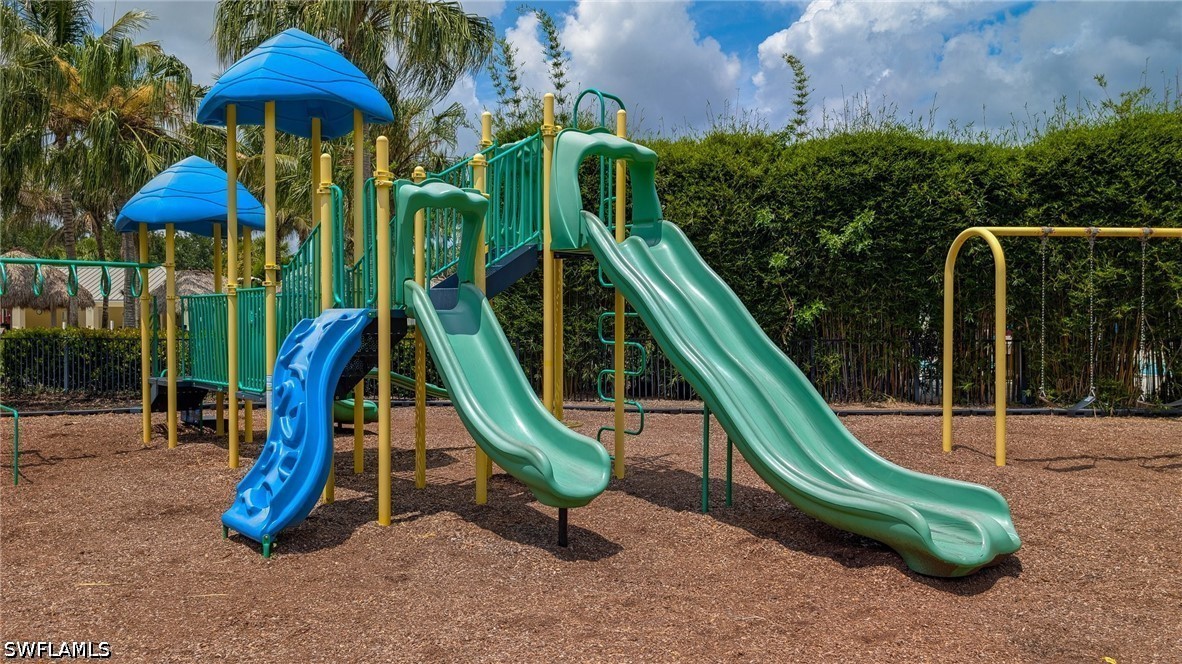 2271 Heydon, Naples, FL 34120