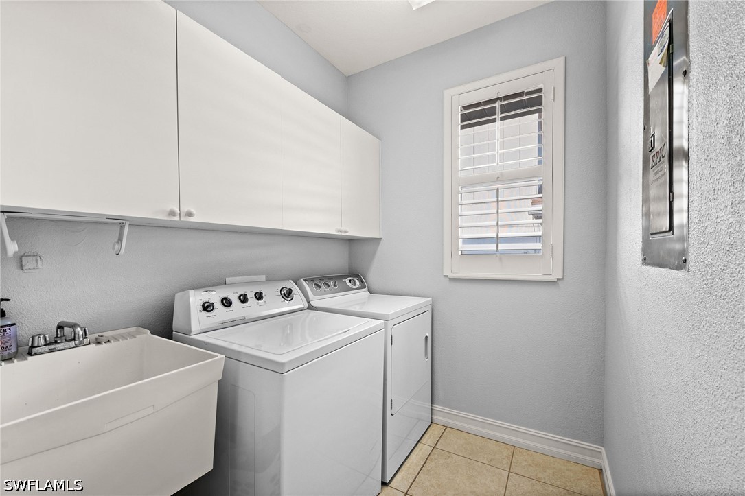 743 98th, Naples, FL 34108