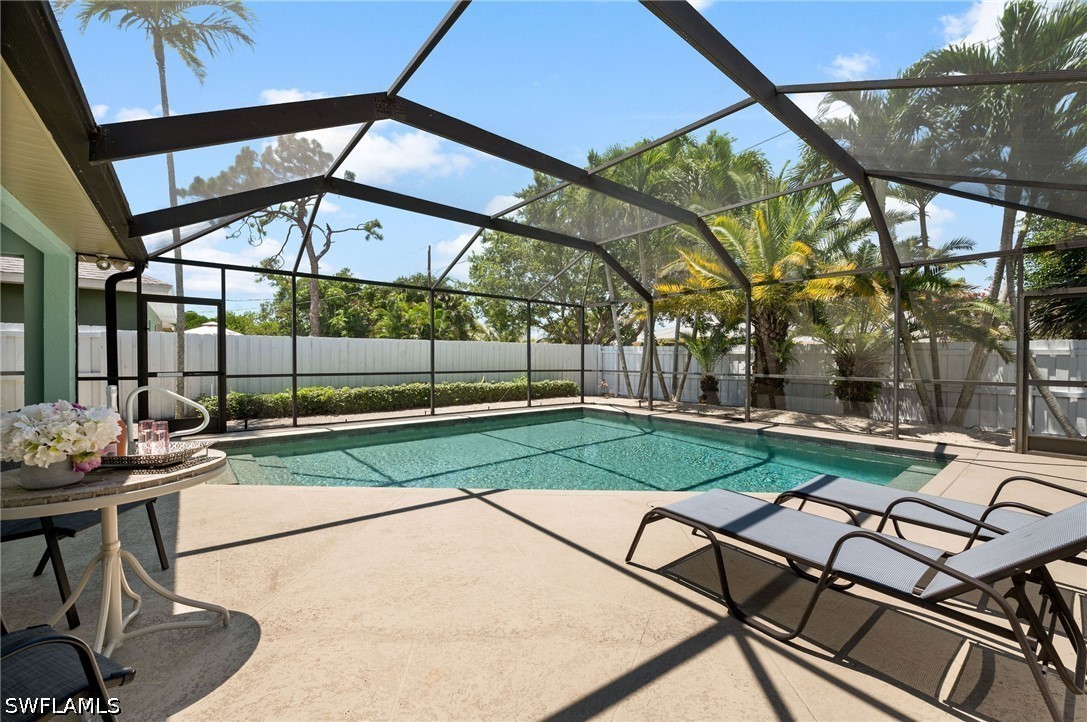 743 98th, Naples, FL 34108