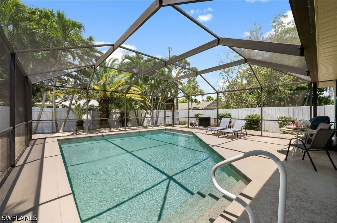 743 98th, Naples, FL 34108
