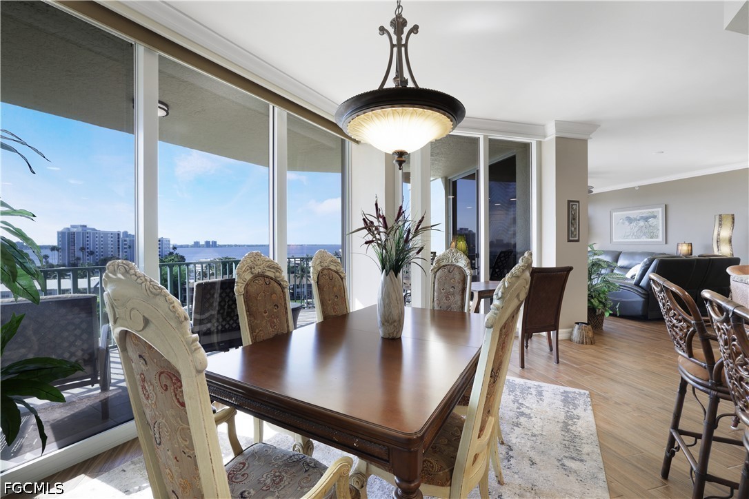 DiningArea