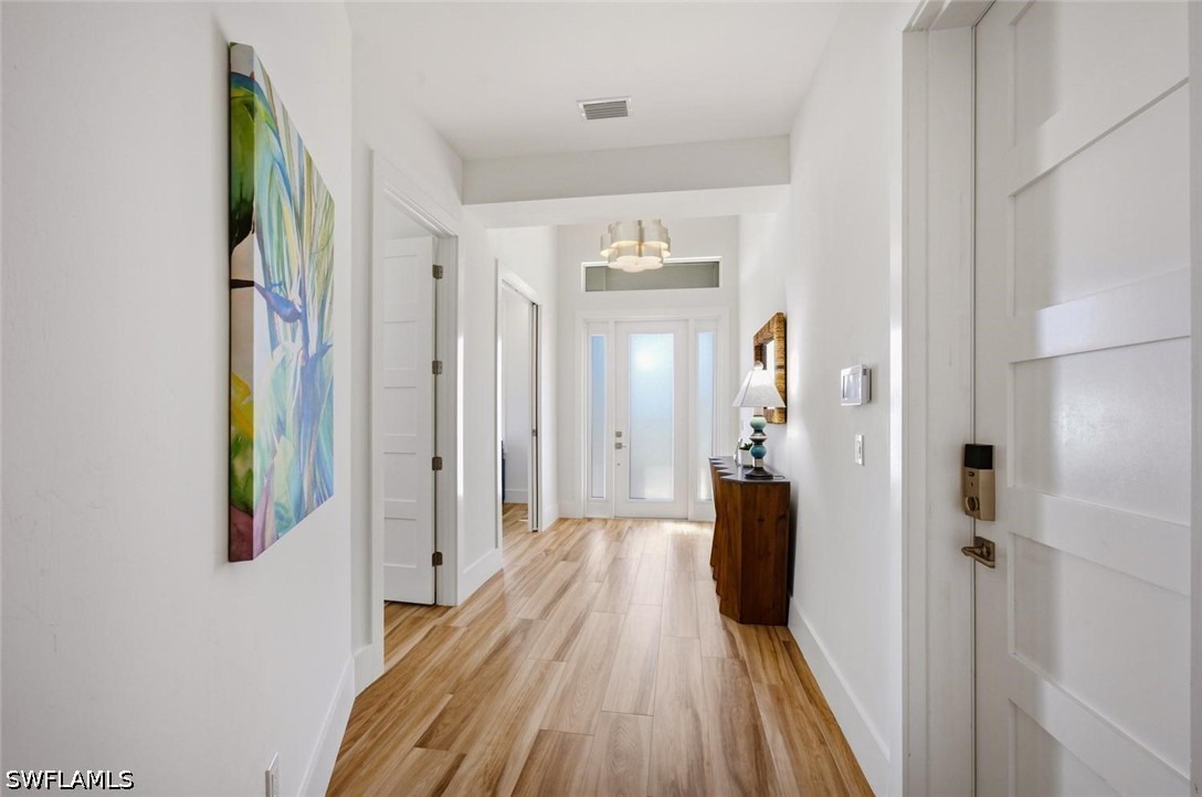553 106th, Naples, FL 34108