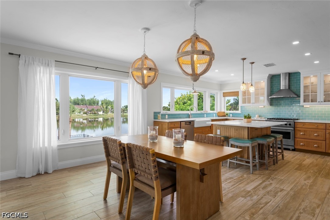 DiningArea
