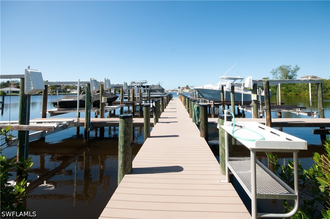 Dock