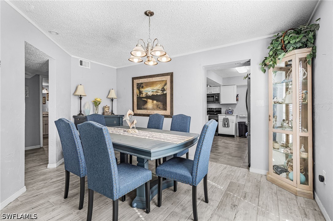 DiningArea